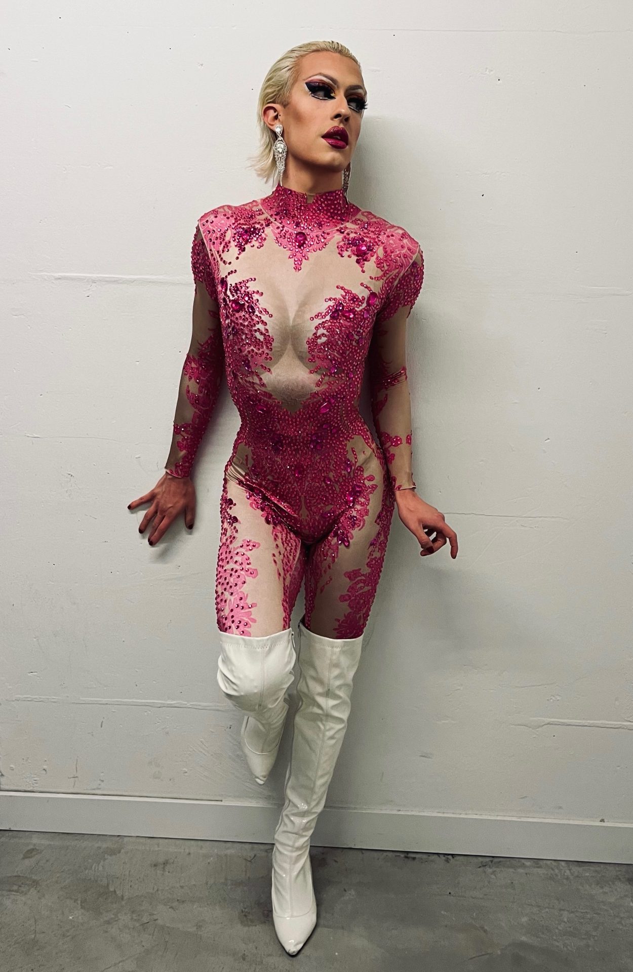 Drag Act Apolo D'vino